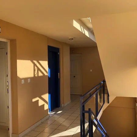Hort 1-serviden Apartment
